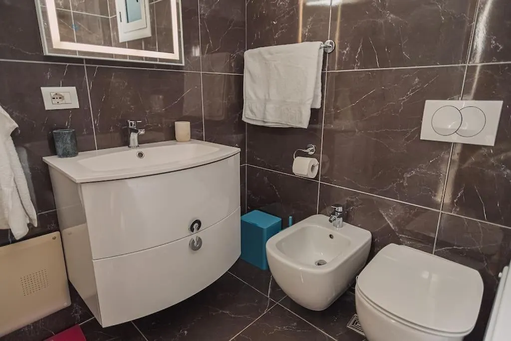 פאלאסה Vila&Apartments Kadare בית הארחה